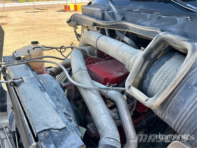 International 8600 صهاريج مياه