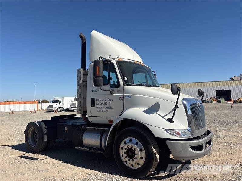 International 8600 Тягачі