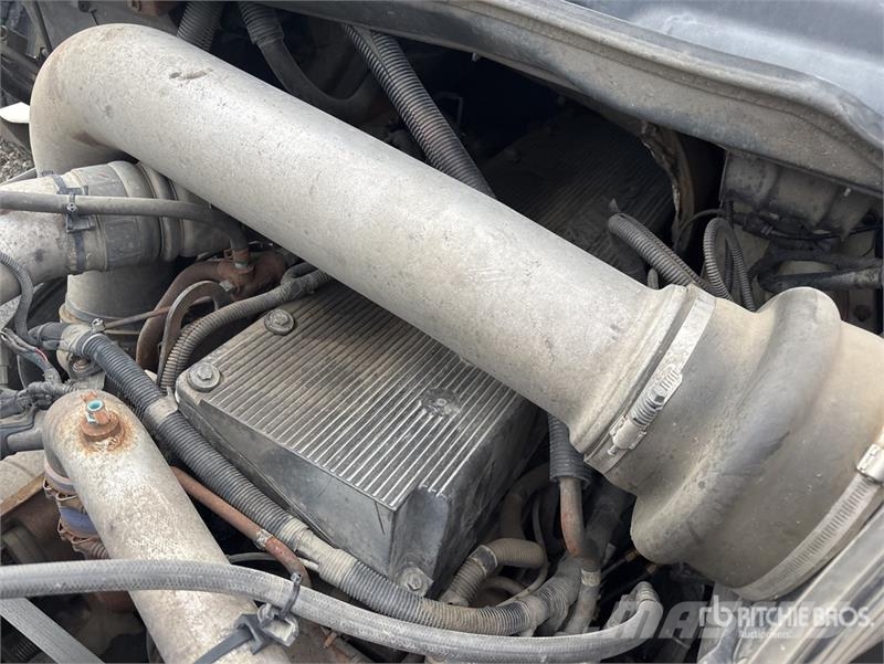 International 8600 Тягачі