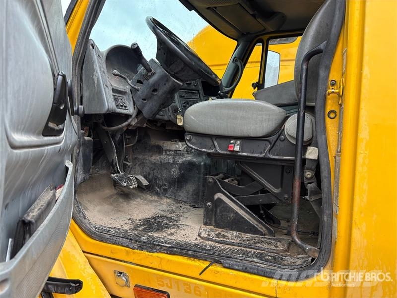 International 8600 Truck Tractor Units