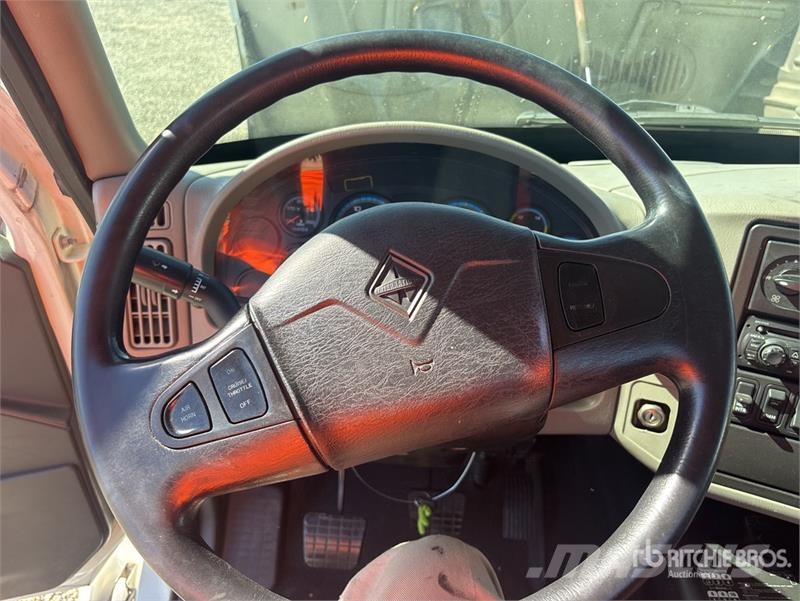International 8600 Тягачі