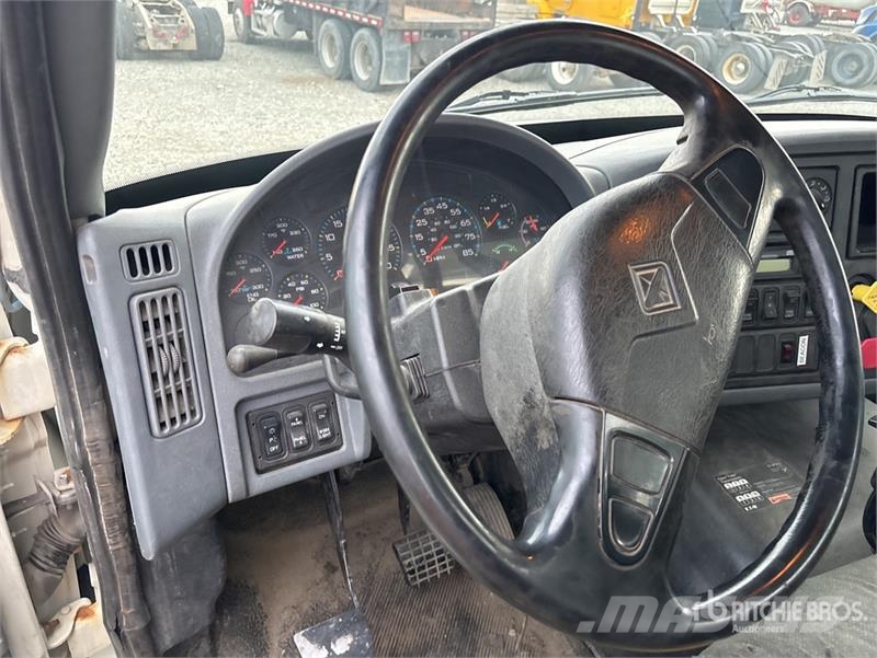 International 8600 Тягачі