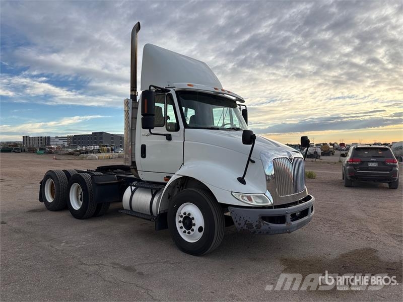 International 8600 Camiones tractor