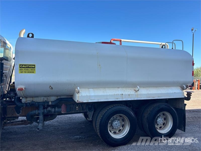 International 8600 صهاريج مياه