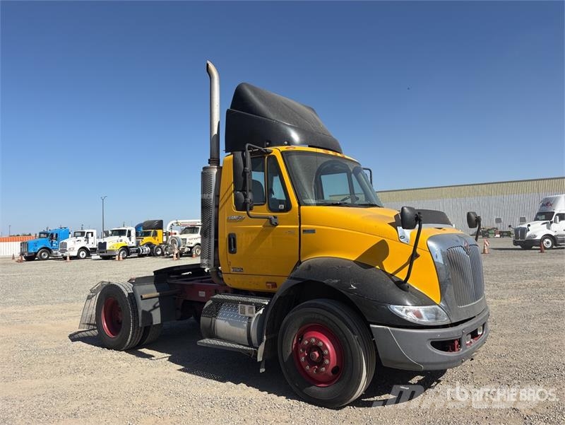 International 8600 SBA Vlačilci