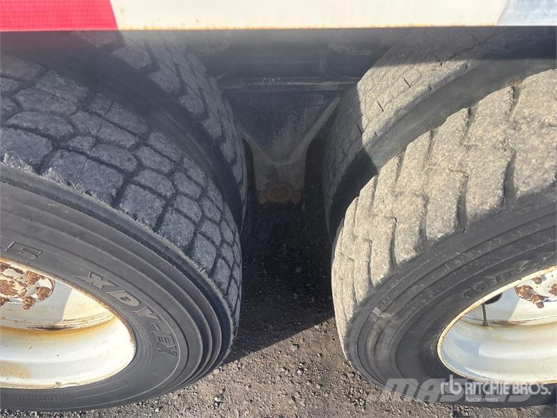International 9200 Cisterny na vodu