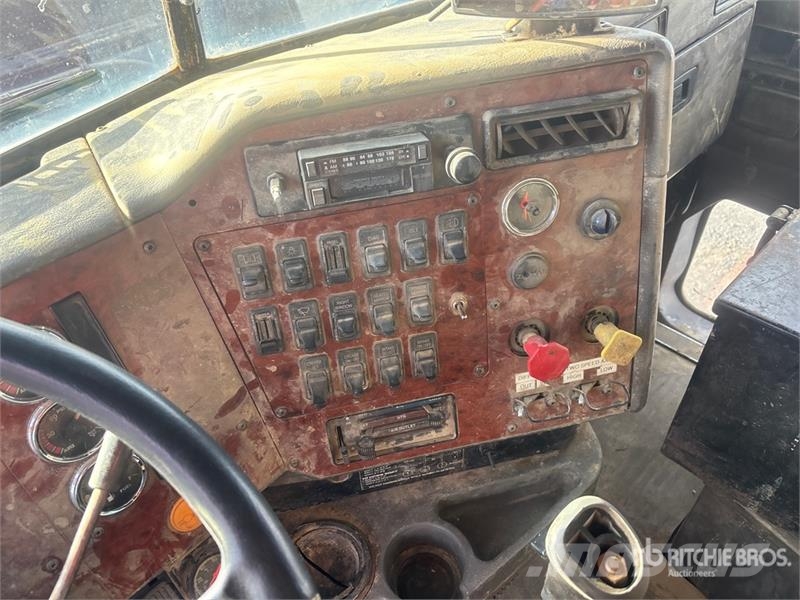 International 9200 Cisterny na vodu