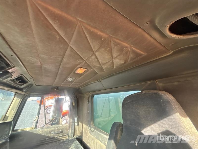 International 9200 Cisterny na vodu
