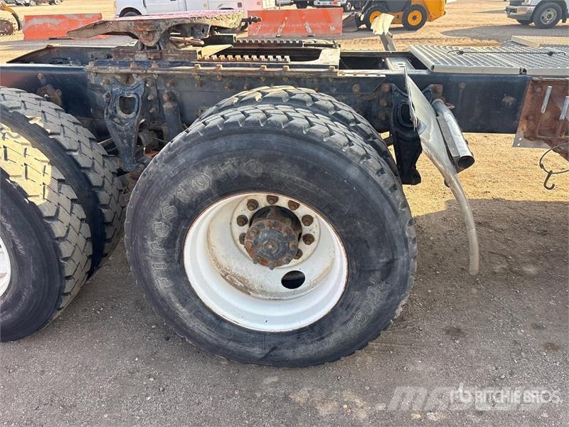 International 9400i وحدات الجر