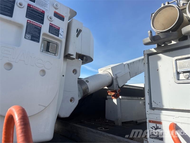 International Altec TA40 41 ft on International 4300 4x2 Bucket Truck mounted aerial platforms