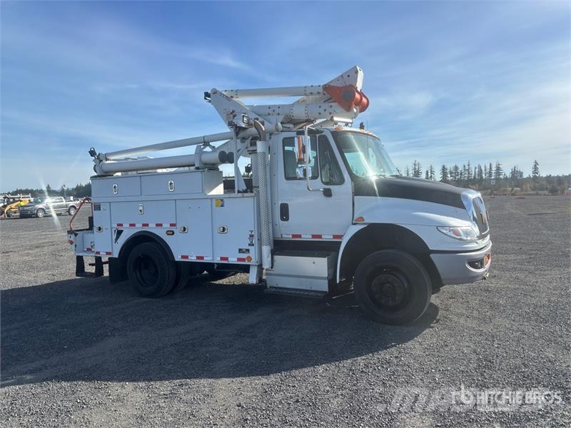 International Altec TA40 41 ft on International 4300 4x2 Bucket Truck mounted aerial platforms