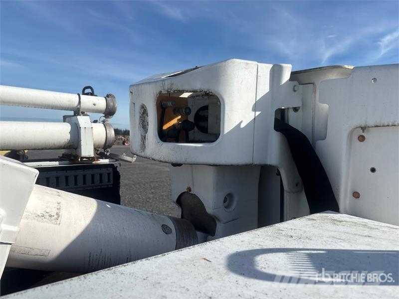 International Altec TA40 41 ft on International 4300 4x2 Bucket Truck mounted aerial platforms