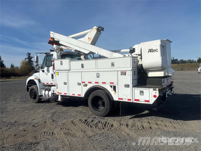 International Altec TA40 41 ft on International 4300 4x2 Bucket Truck mounted aerial platforms