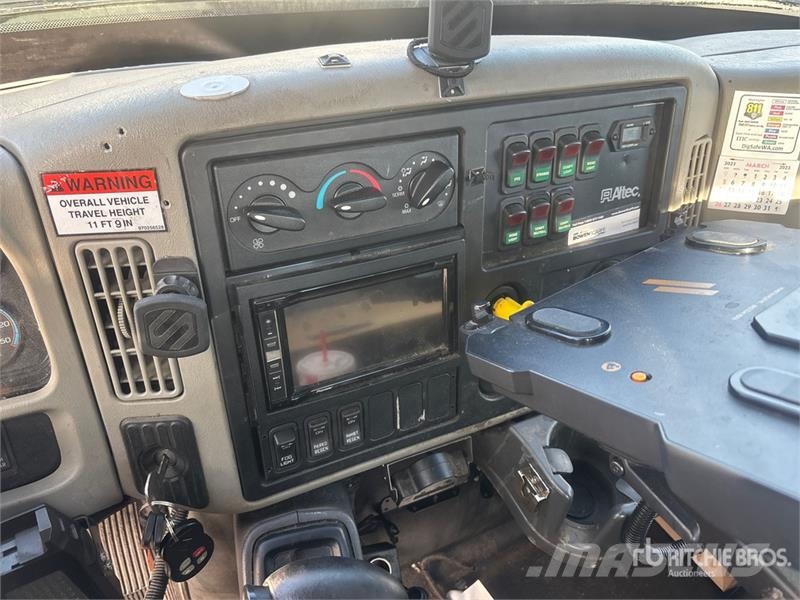 International Altec TA40 41 ft on International 4300 4x2 Bucket Truck mounted aerial platforms