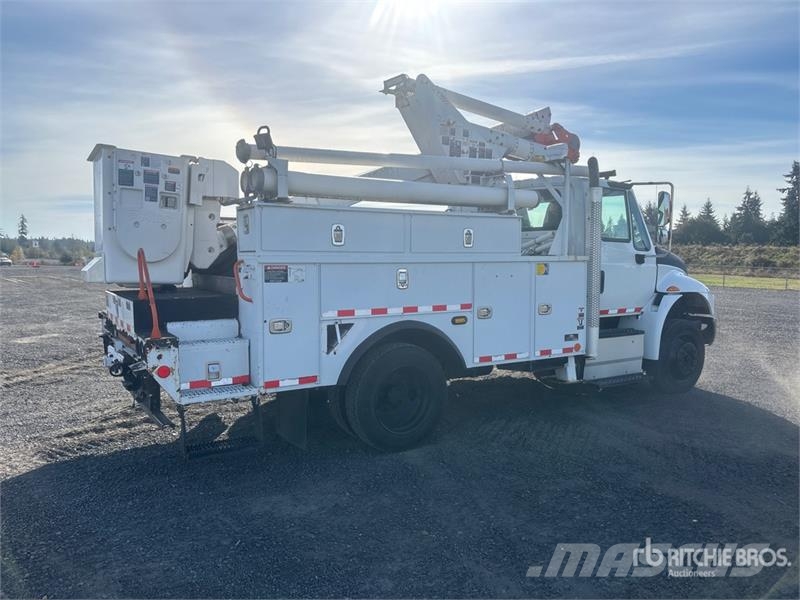 International Altec TA40 41 ft on International 4300 4x2 Bucket Truck mounted aerial platforms