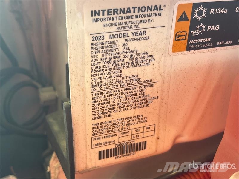 International CV515 4x2 Crew Cab Cab and Chassis Cabins and interior