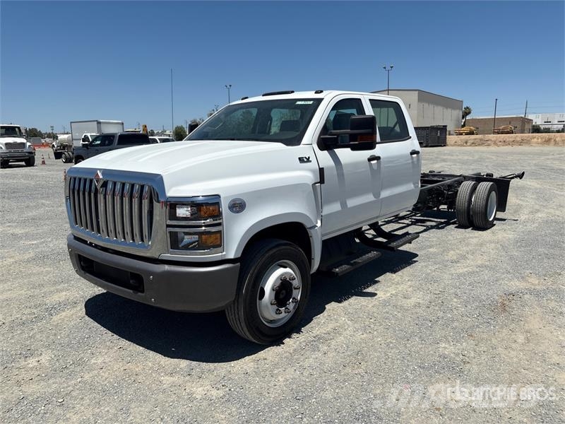 International CV515 4x2 Crew Cab Cab and Chassis Cabinas e interior