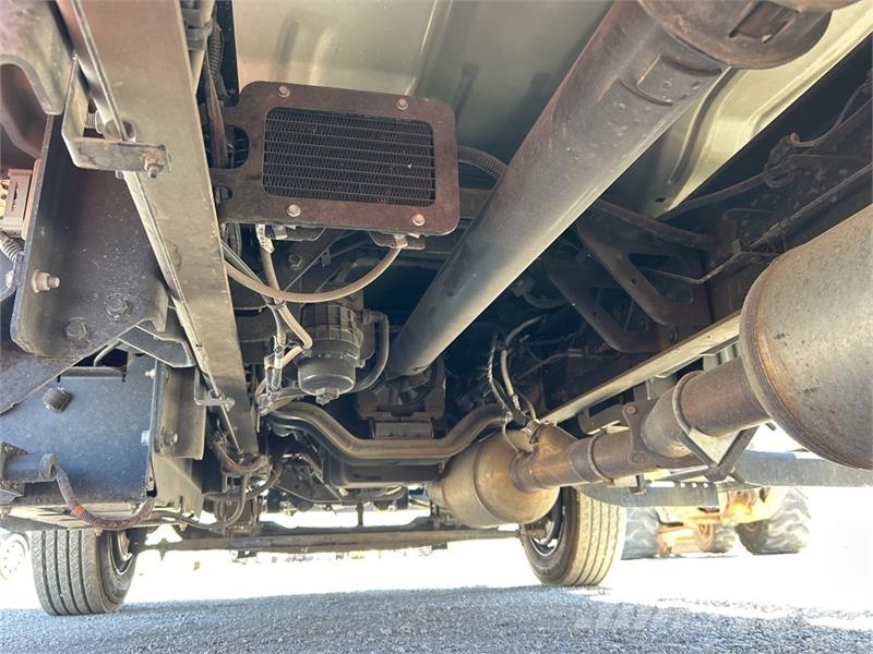 International CV515 4x2 Crew Cab Sealcoat Truck 其他货车