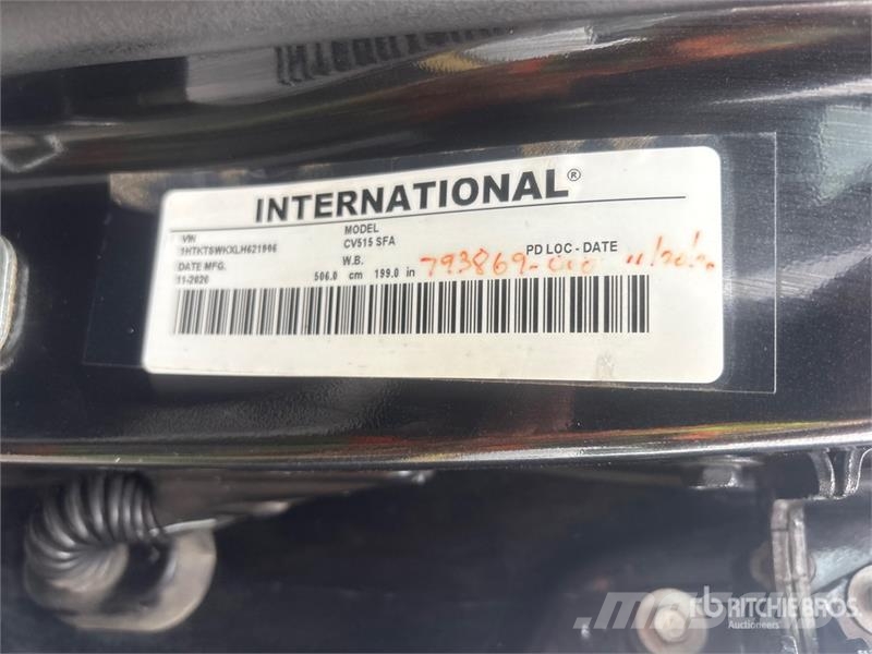 International CV515 4x4 Crew Cab SFA Flatbed Truck Вантажівки-платформи/бокове розвантаження