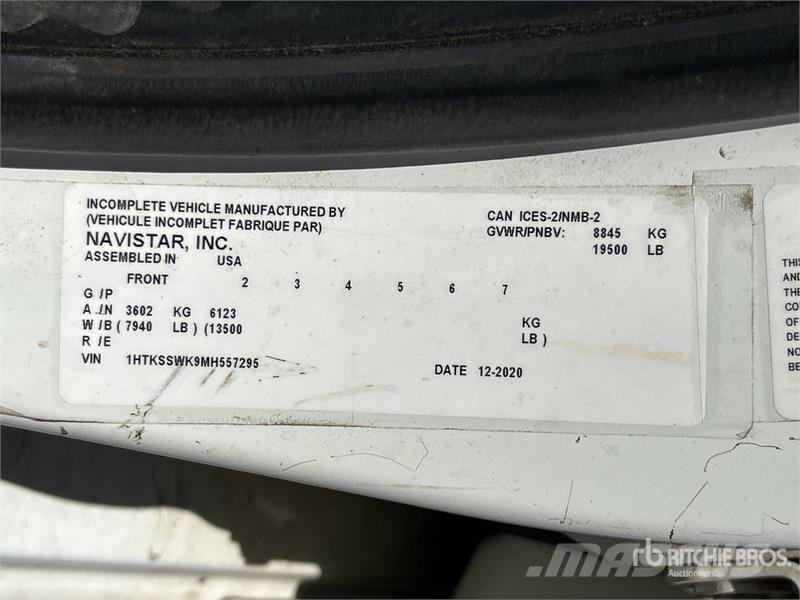 International CV515 4x2 Crew Cab Sealcoat Truck Специальные грузовики