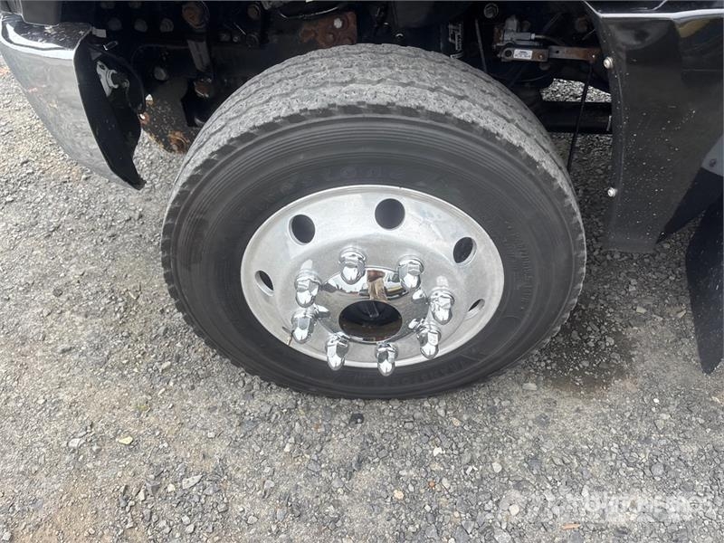 International CV515 4x4 Crew Cab SFA Flatbed Truck Вантажівки-платформи/бокове розвантаження