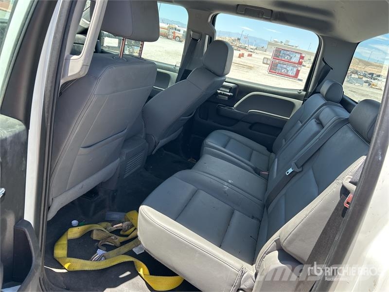 International CV515 4x2 Crew Cab Sealcoat Truck Специальные грузовики