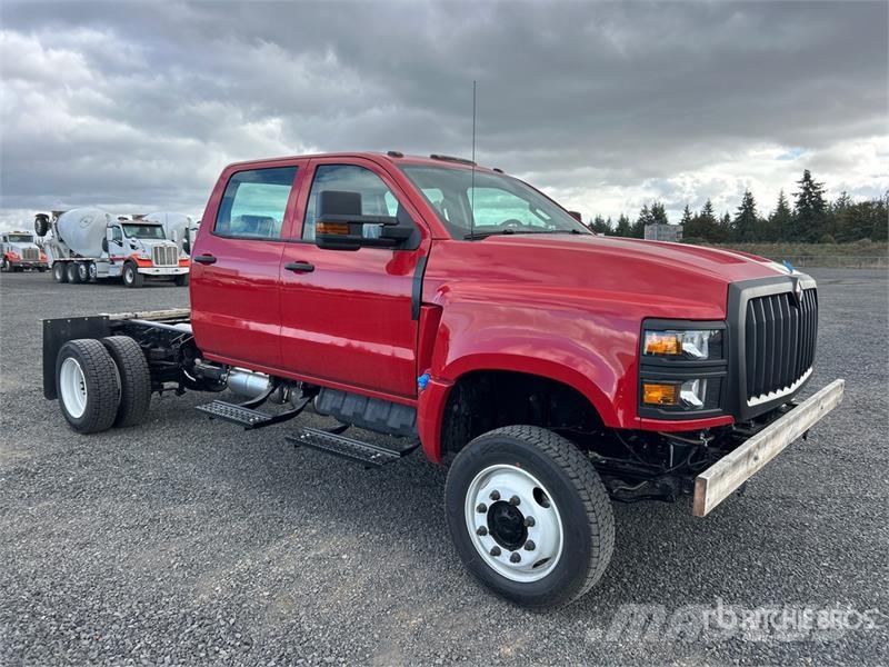 International CV515 4x4 Cab and Chassis 캐빈 및 인테리어