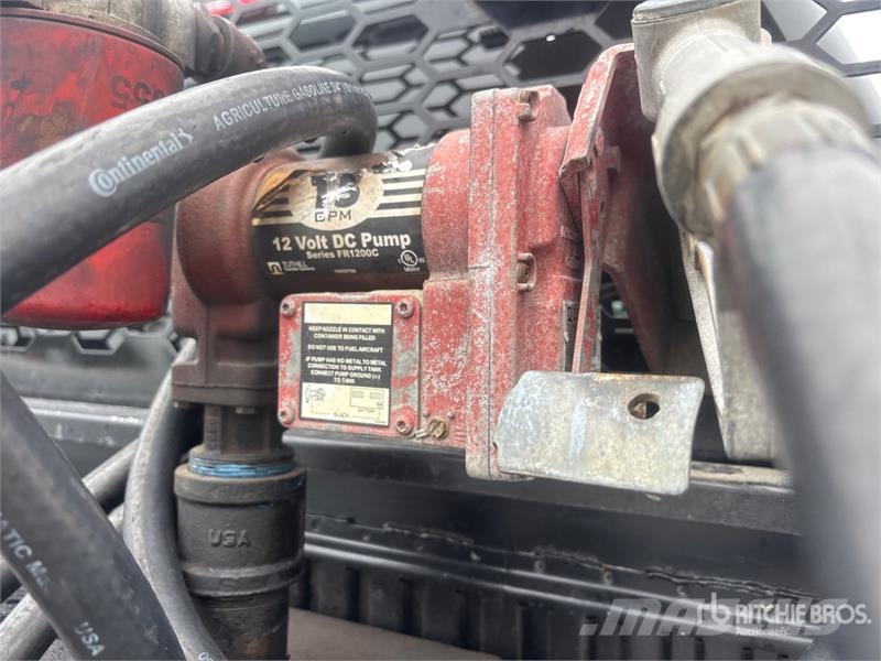 International CV515 4x4 Crew Cab SFA Flatbed Truck Вантажівки-платформи/бокове розвантаження