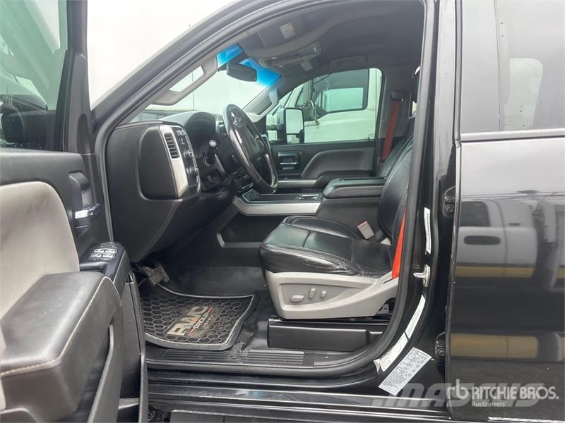 International CV515 4x4 Crew Cab SFA Flatbed Truck Вантажівки-платформи/бокове розвантаження
