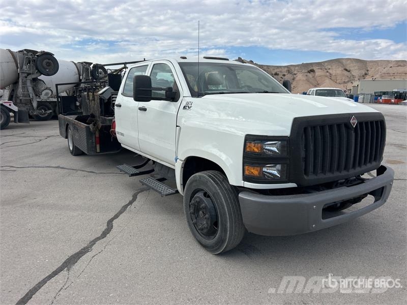 International CV515 4x2 Crew Cab Sealcoat Truck 其他货车