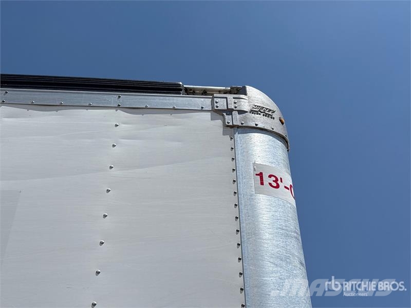International Durastar 4300 Furgons