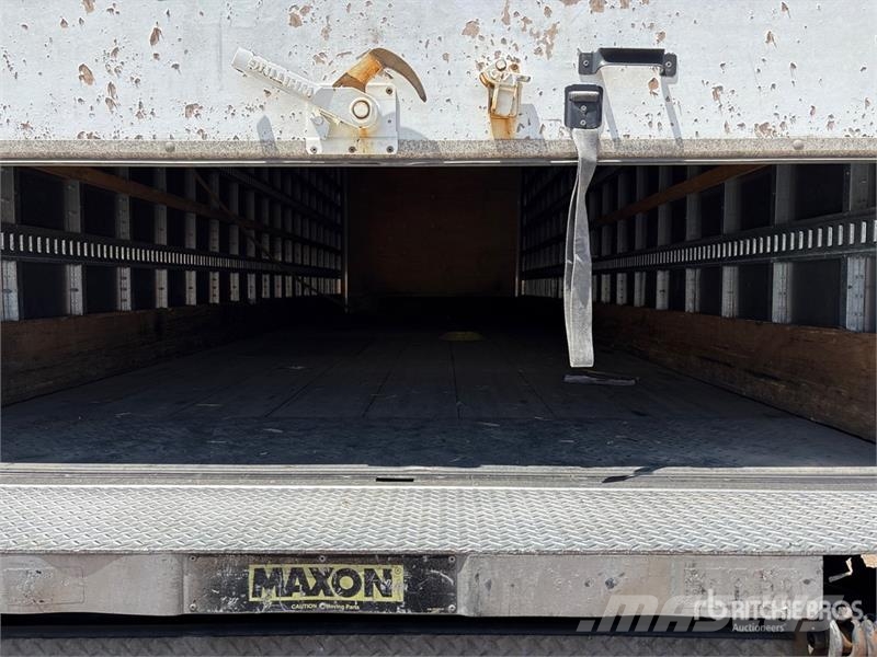 International Durastar 4300 Furgons