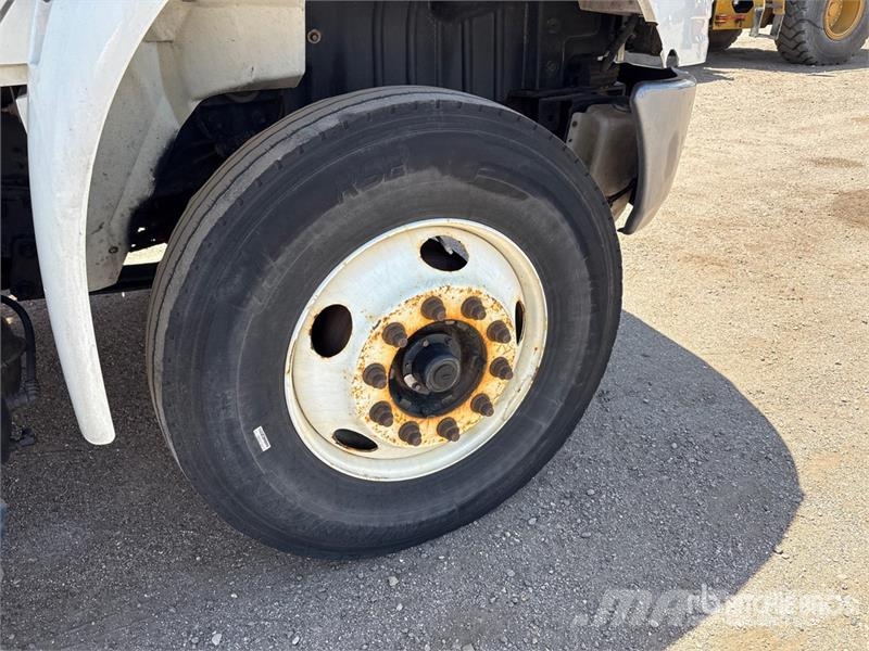 International Durastar 4300 Furgons