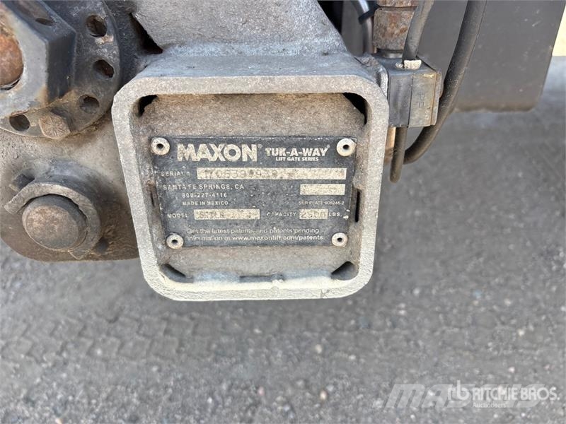 International Durastar 4300 Furgons