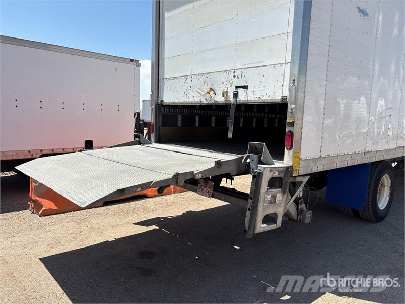 International Durastar 4300 Furgons