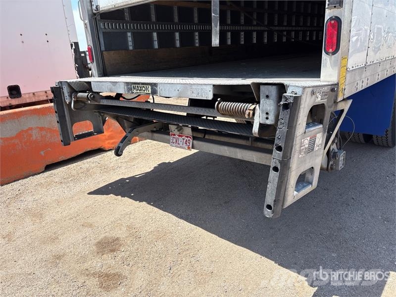 International Durastar 4300 Furgons