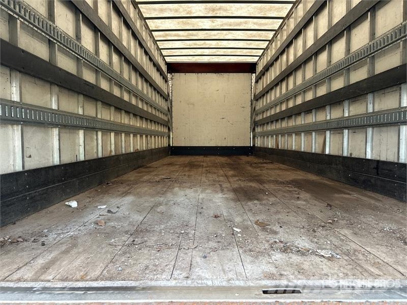 International Durastar 4300 Camion Fourgon