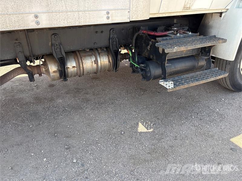 International Durastar 4300 Furgons