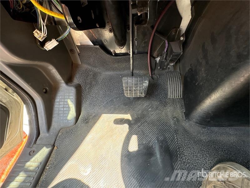 International Durastar 4300 Furgons