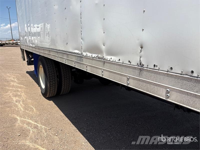 International Durastar 4300 Furgons