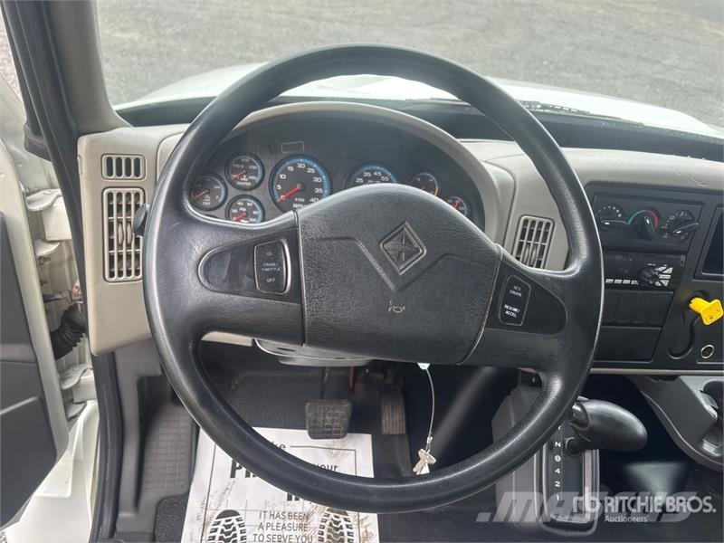 International Durastar 4300 Camion Fourgon