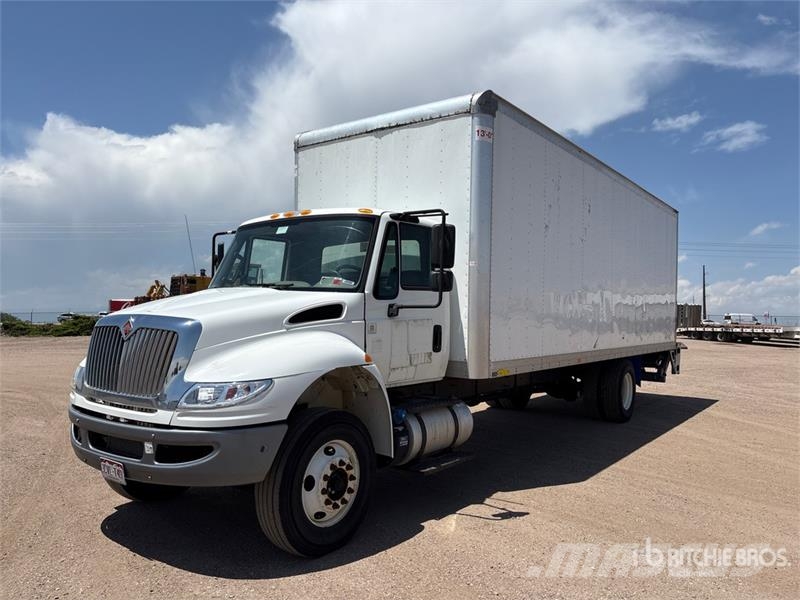International Durastar 4300 Furgons