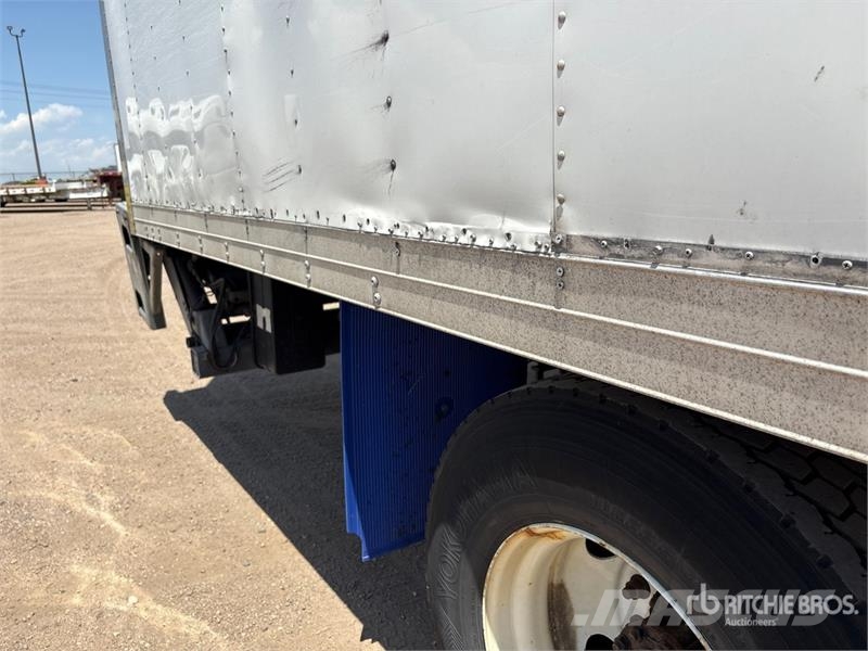 International Durastar 4300 Furgons