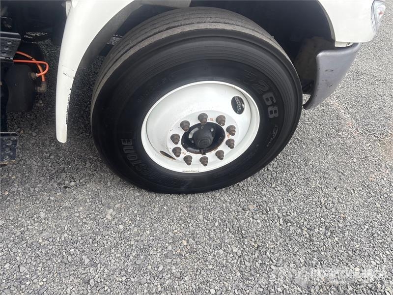 International Durastar 4300 Camion Fourgon