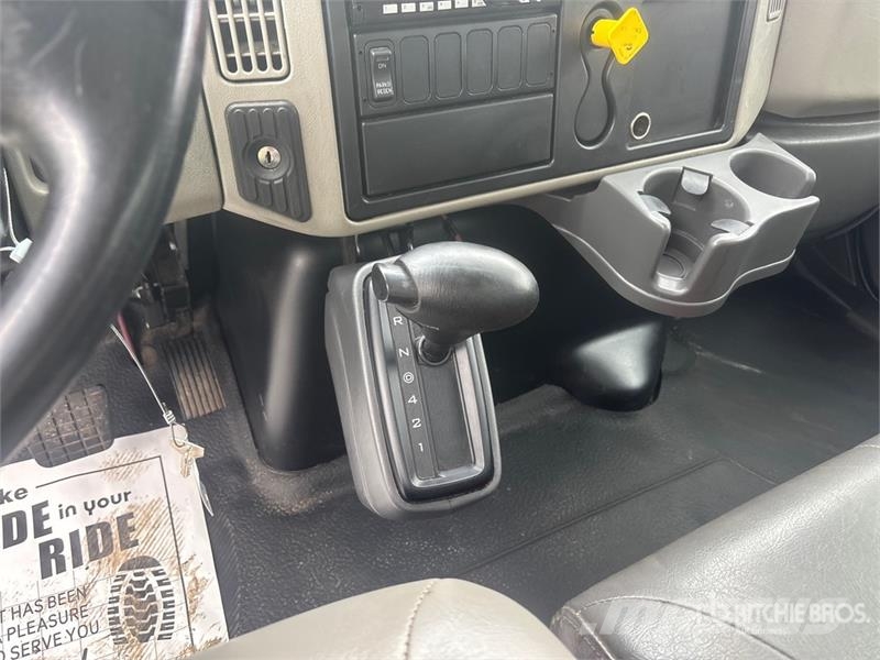 International Durastar 4300 Camion Fourgon