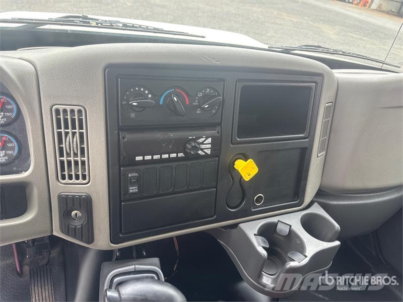 International Durastar 4300 Camion Fourgon