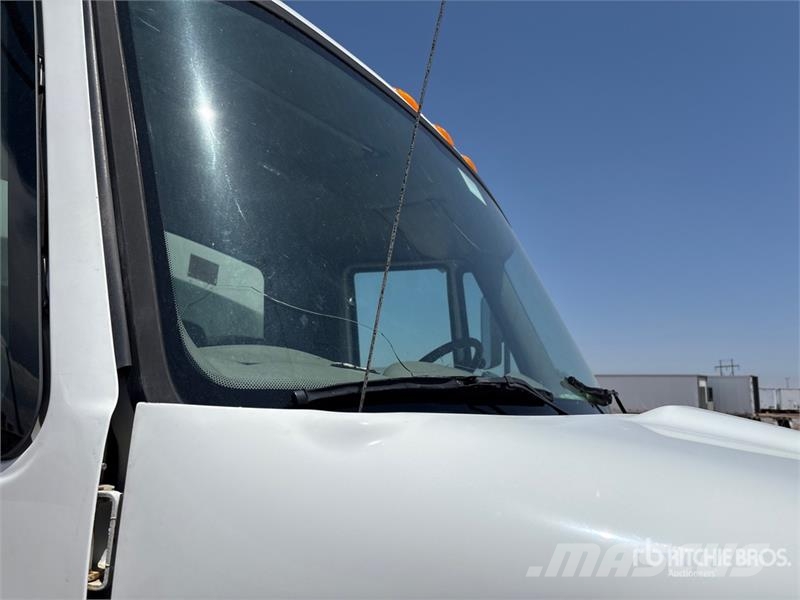 International Durastar 4300 Furgons