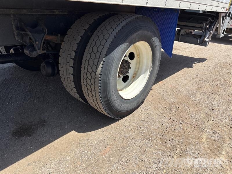 International Durastar 4300 Furgons