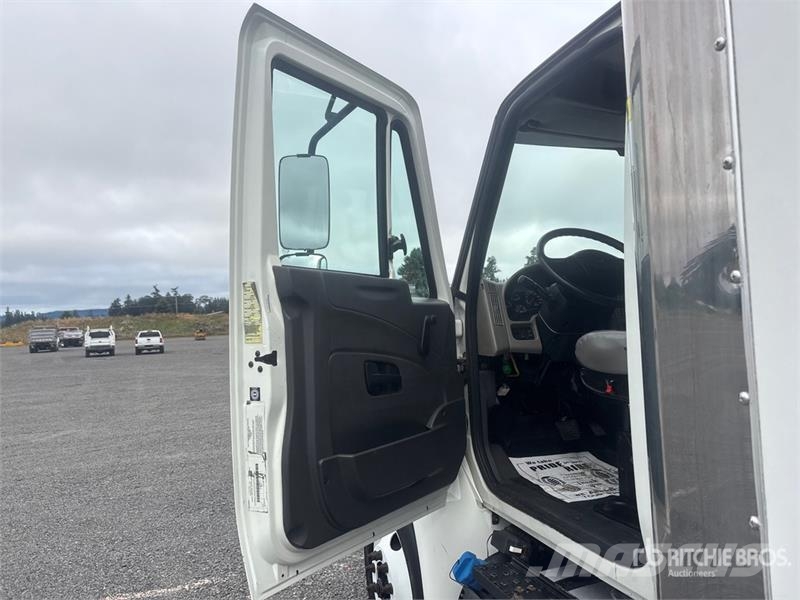 International Durastar 4300 Camion Fourgon