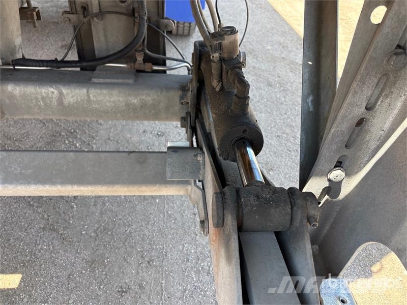International Durastar 4300 Furgons